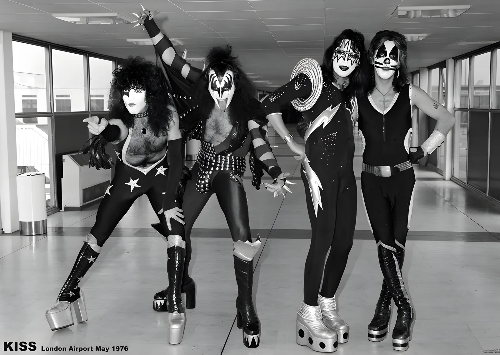 KISS: Londra Havalimanı 1976 metal tablo
