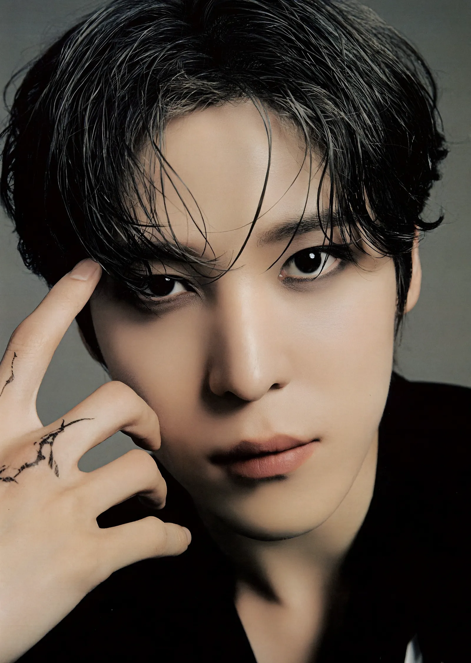 ATEEZ: Islak Saç Yakın Plan metal tablo