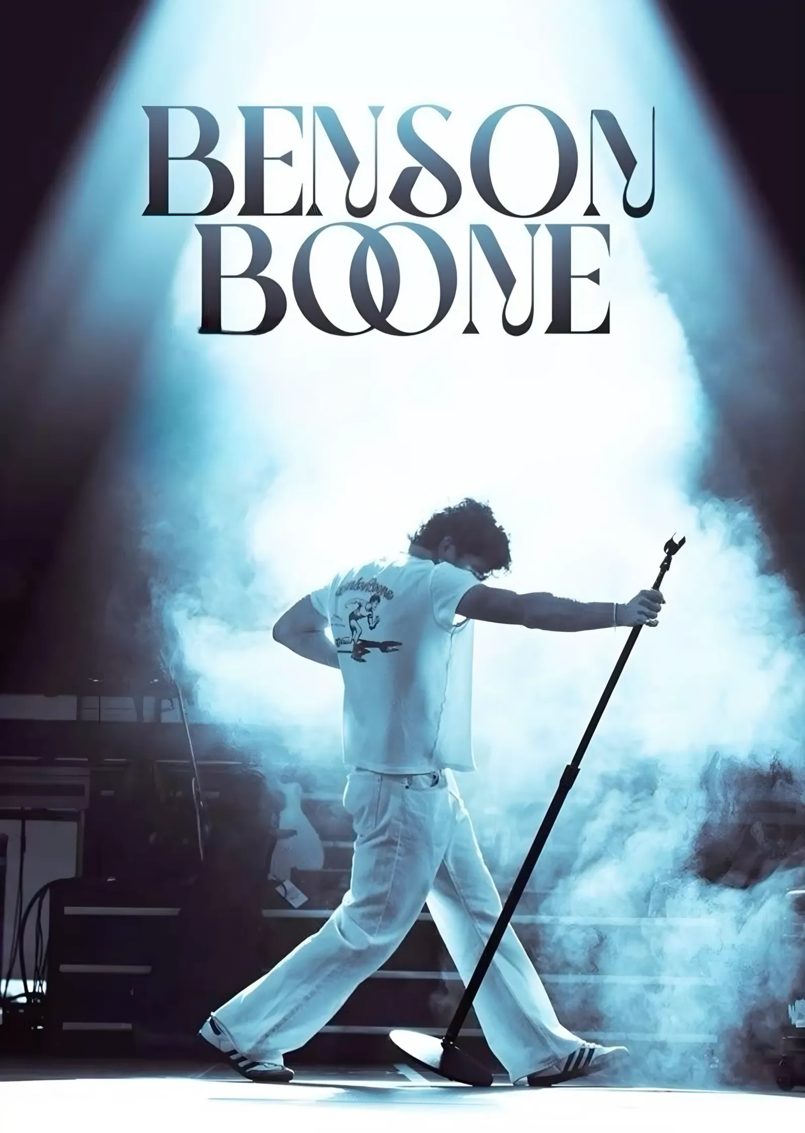 Benson Boone - Mavi Duman Sahnesi metal tablo