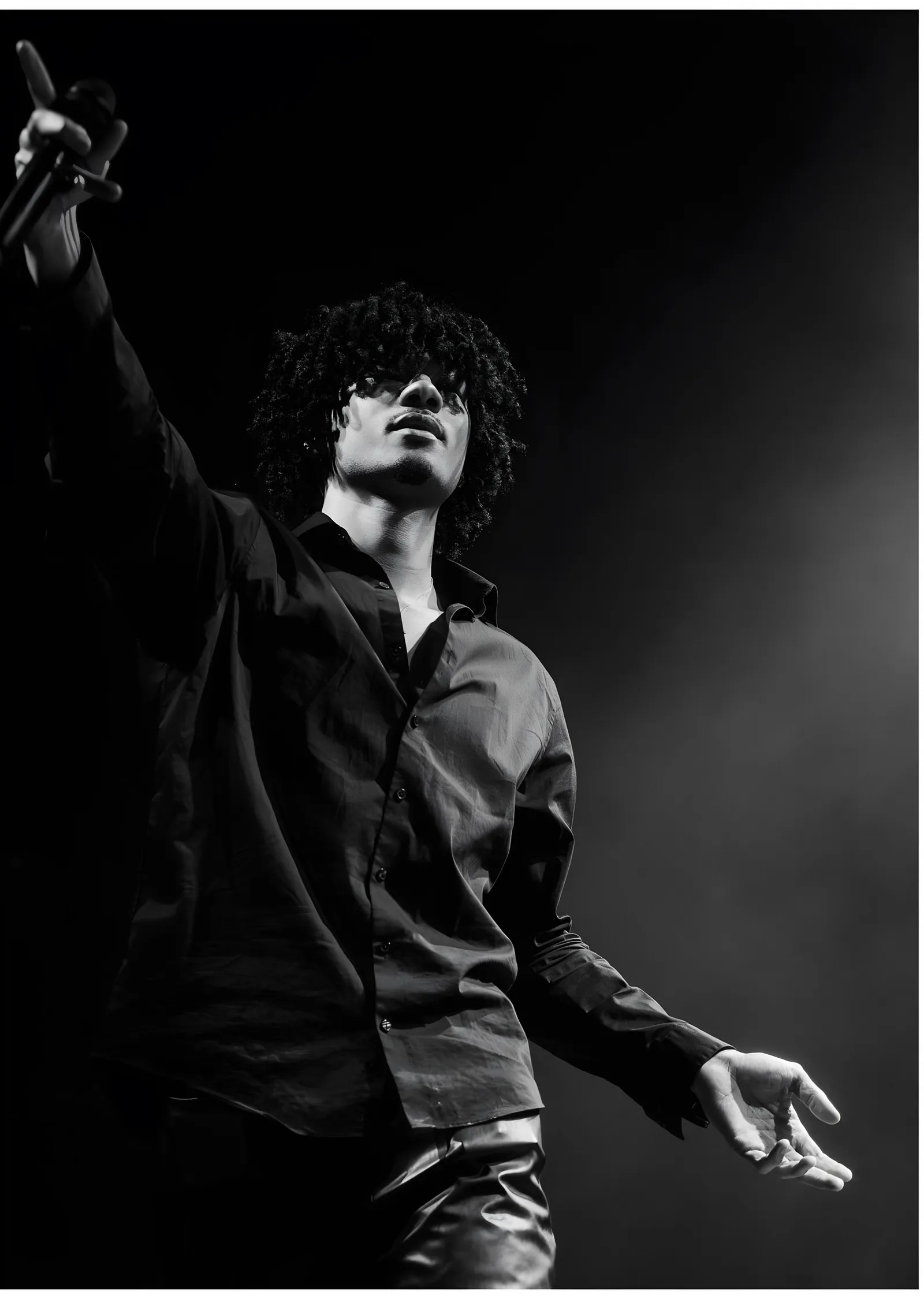 Bryant Barnes - Siyah Beyaz Sahne metal tablo