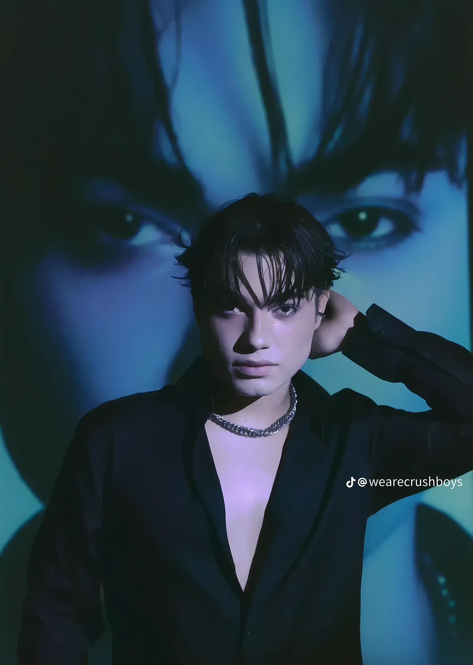 Crush - Serin Mavi Portre metal tablo