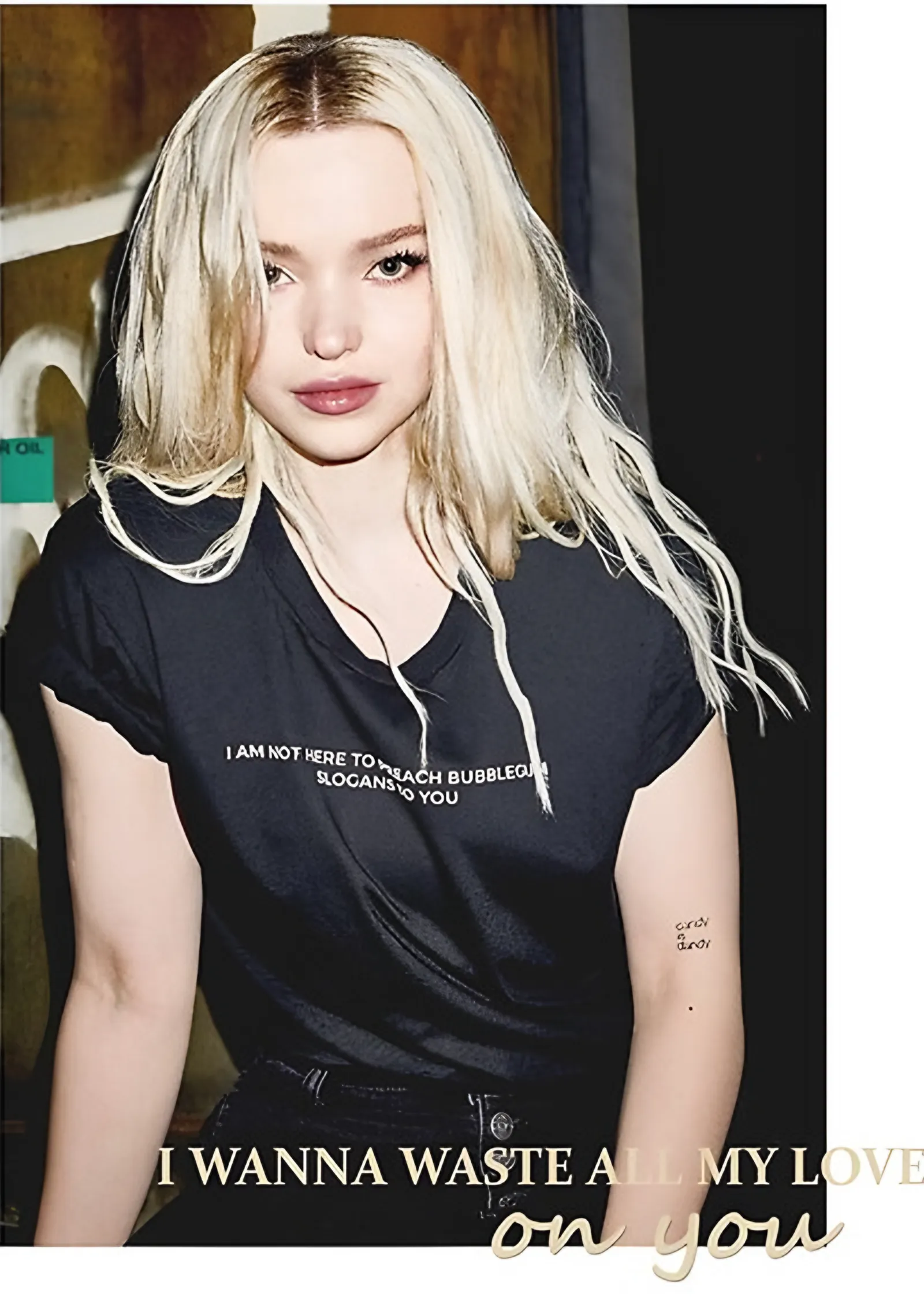 Dove Cameron - Beyaz Saç metal tablo