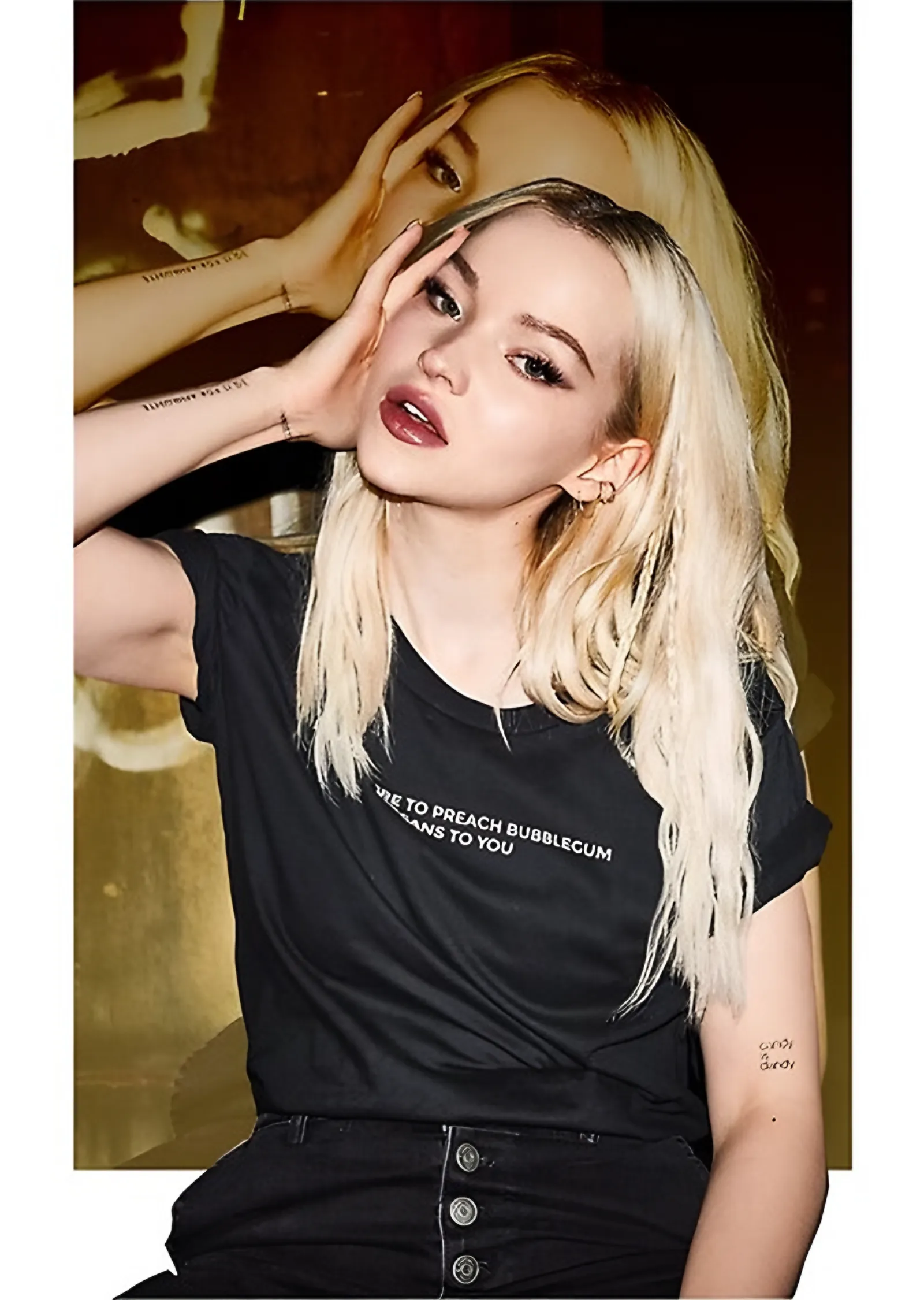 Dove Cameron - Siyah Tişört metal tablo