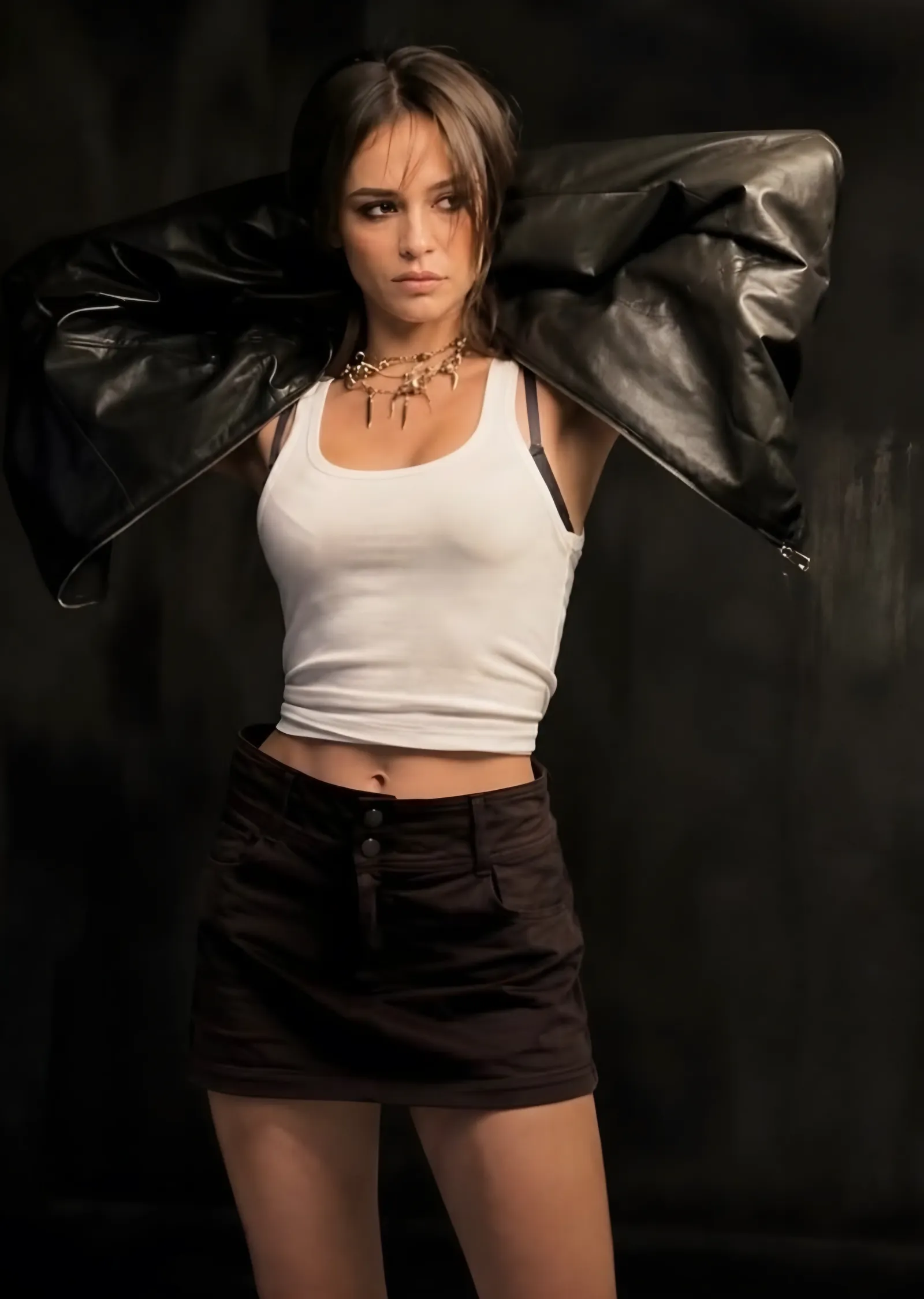 Helin Elveren: Ceket Havada Poz metal tablo