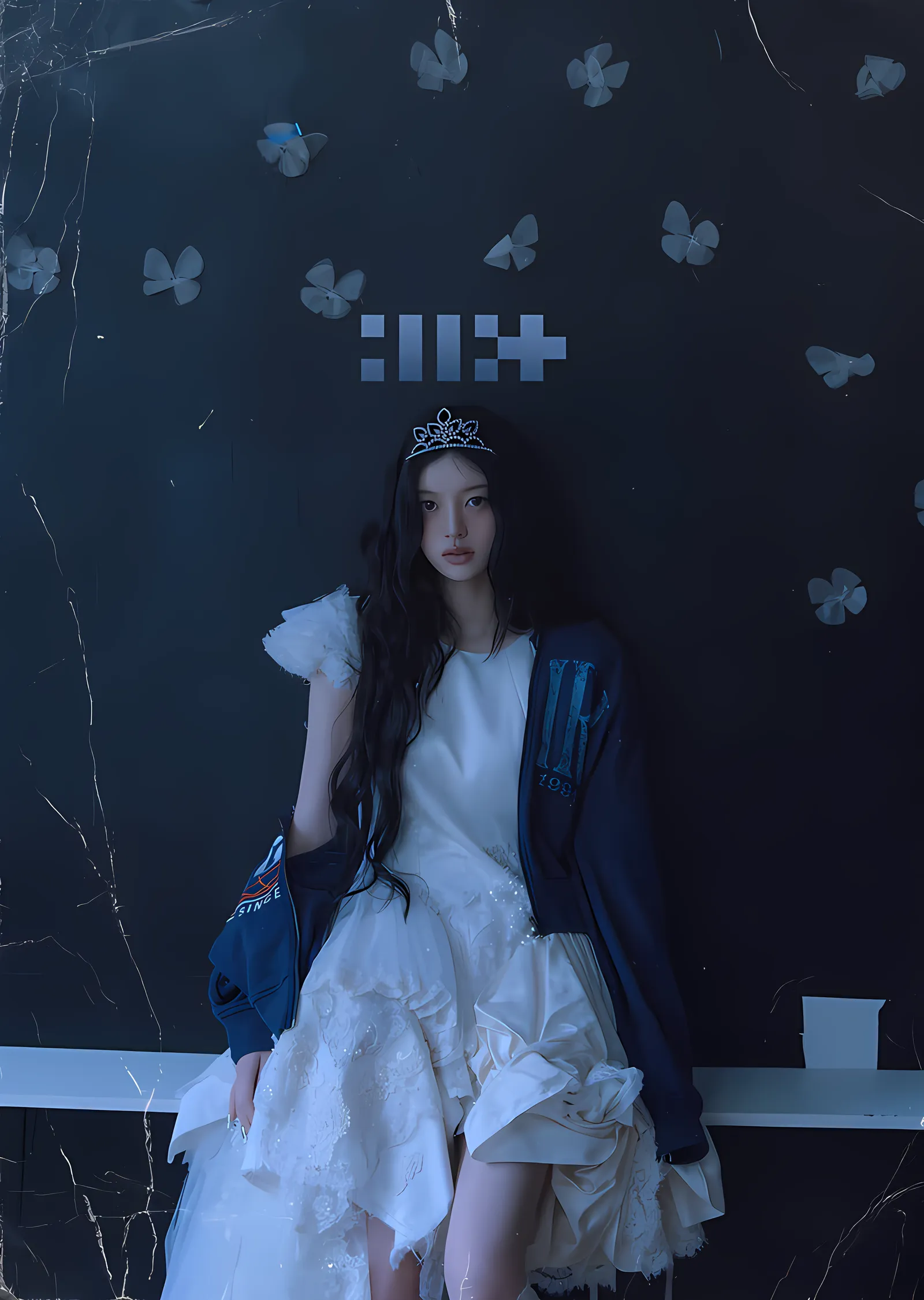 ILLIT: Minju Kelebekli Gece metal tablo
