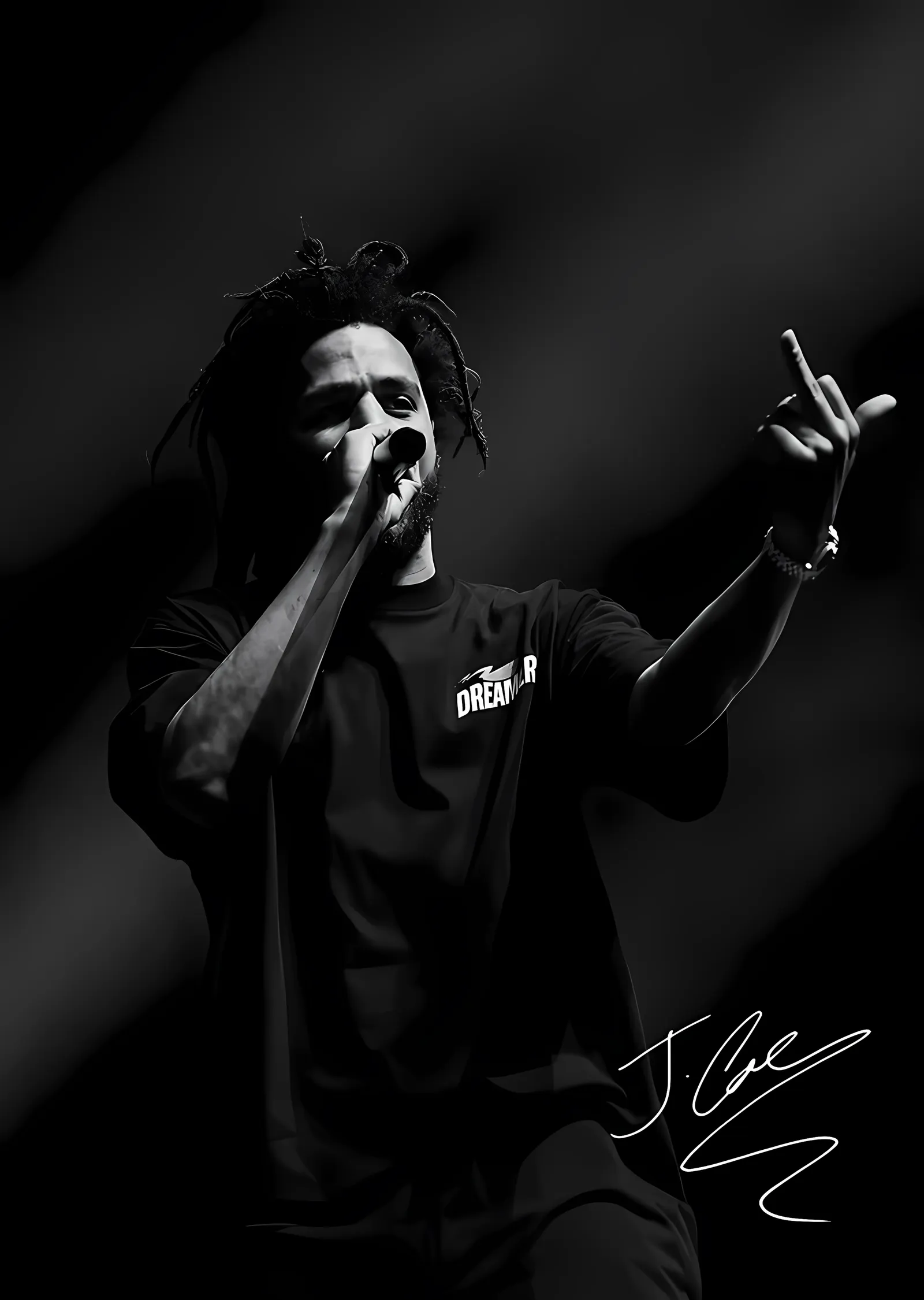 J. Cole - Sahnede Siyah Beyaz metal tablo