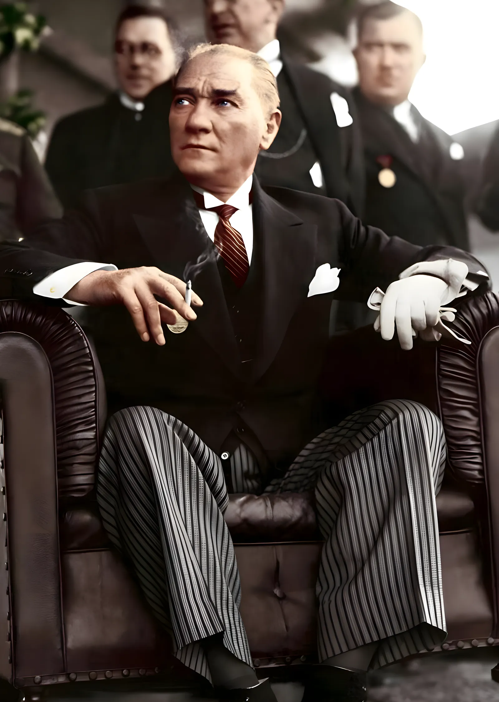 Mustafa Kemal Atatürk: Cumhuriyet Dönemi'nden Bir Portre metal tablo