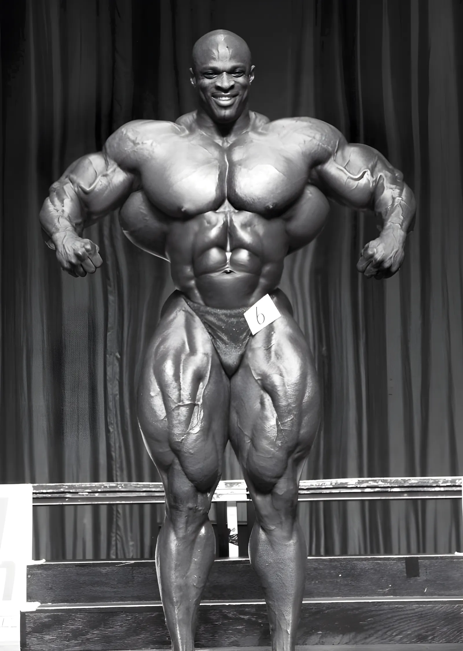Ronnie Coleman: Sahne Işığında metal tablo