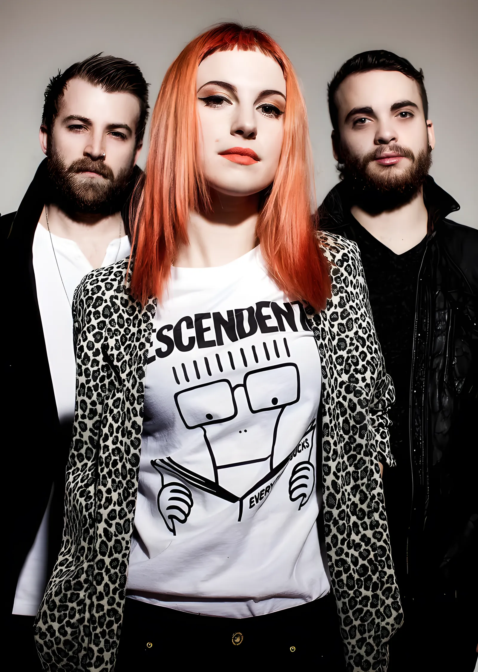 Paramore - Beyaz Zeminde Üçlü Kare metal tablo
