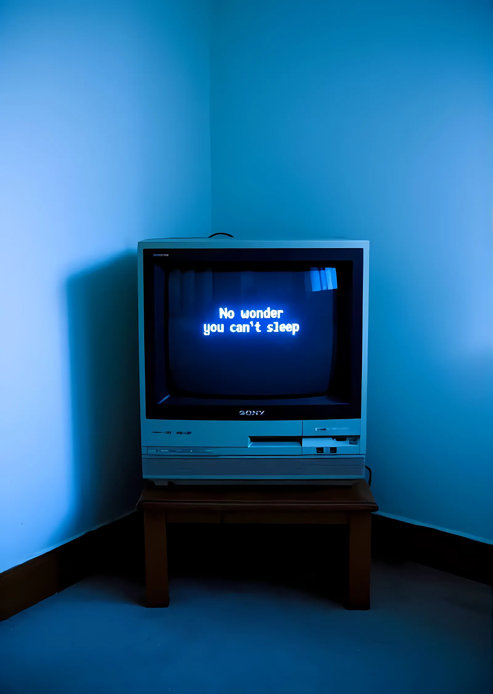 Mavi Odada Eski Televizyon metal tablo