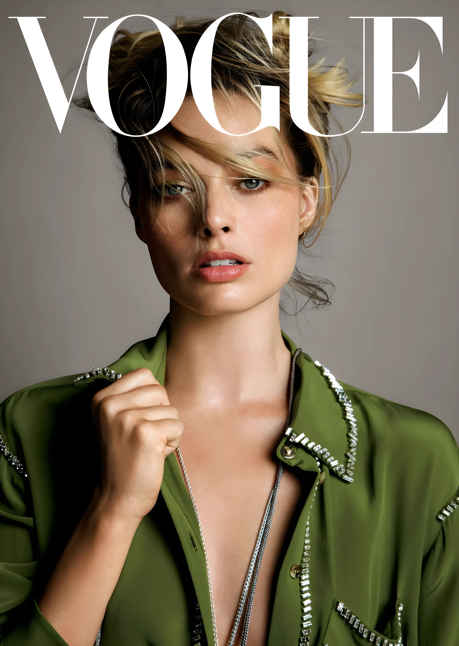 Margot Robbie: Vogue Kapağında Zarif Portre metal tablo