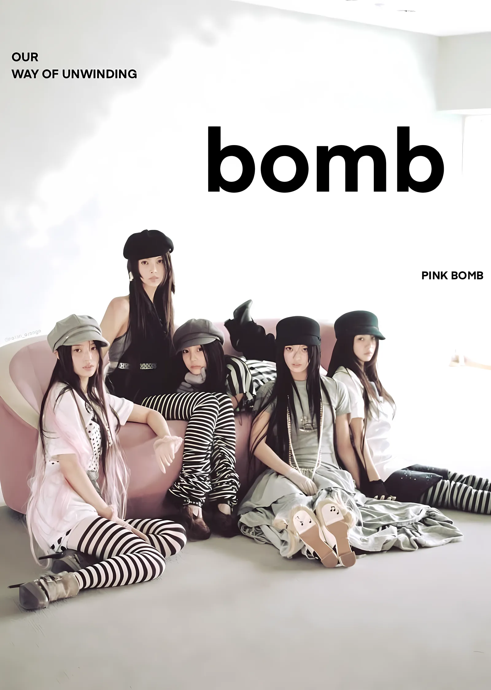 Pink Bomb: Pastel Grup Editoryali metal tablo
