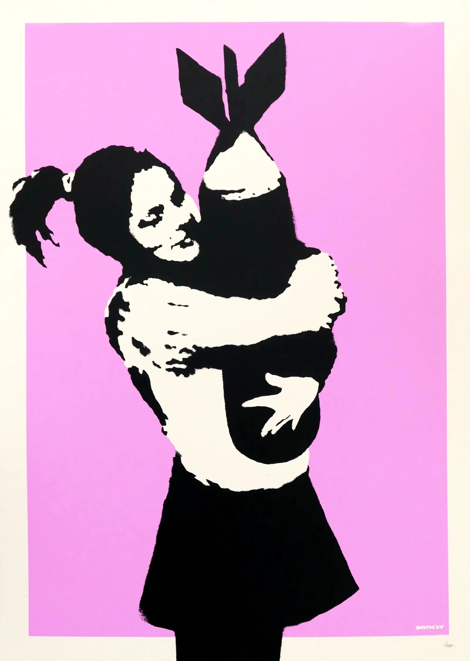 Banksy: Bombayı Kucaklayan Kız metal tablo