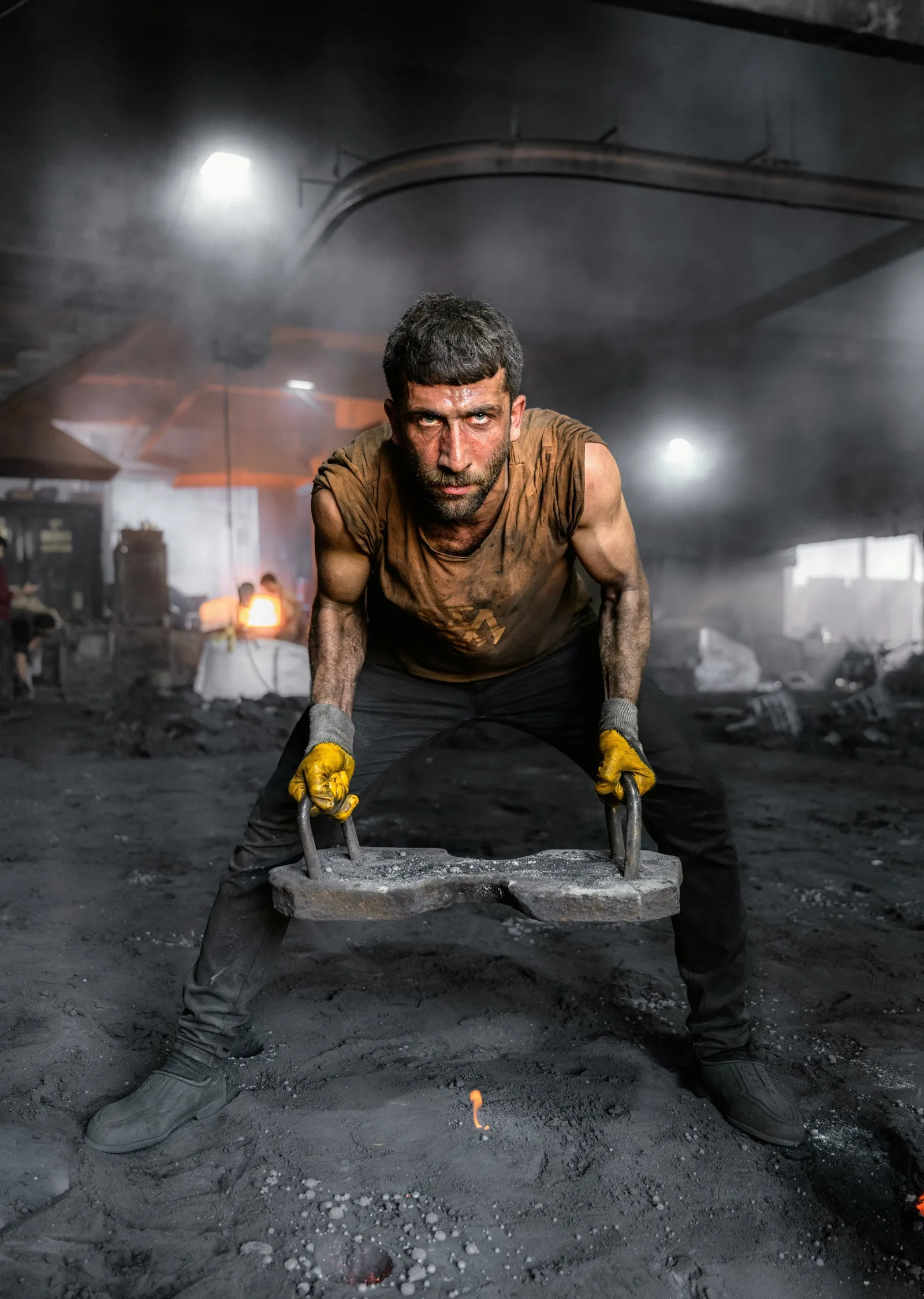 Kömür Ocağında İşçi Portresi metal tablo