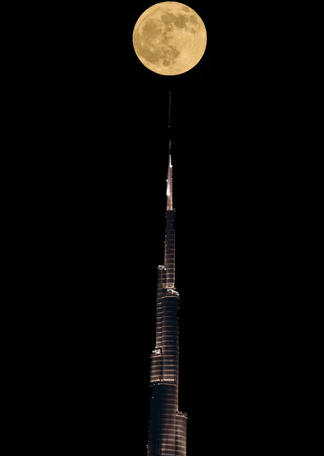 Burj Khalifa ve Dolunay metal tablo