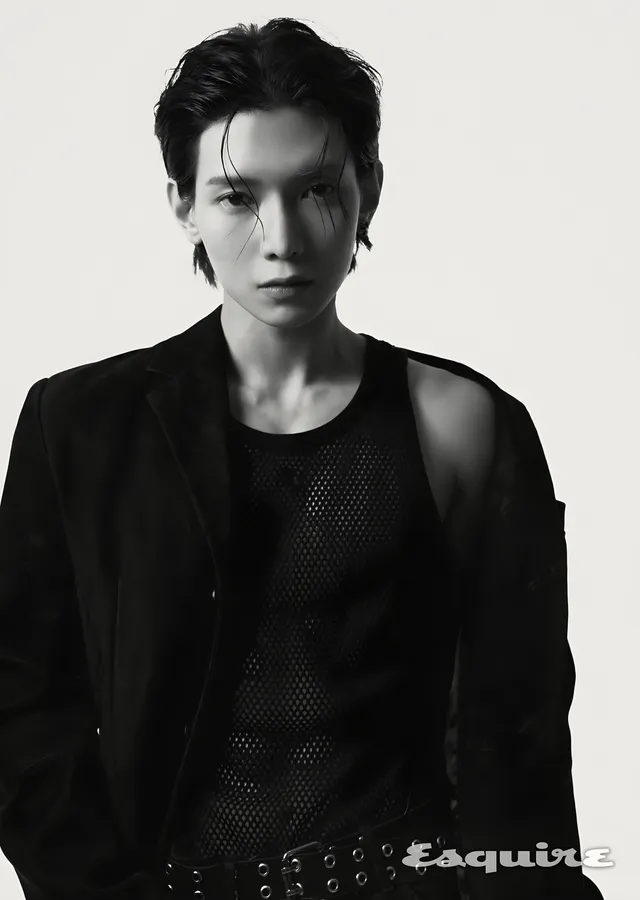 ATEEZ: Siyah Tül Ceket metal tablo