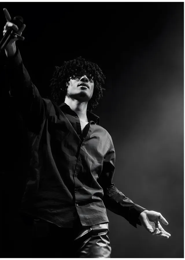Bryant Barnes - Siyah Beyaz Sahne metal tablo