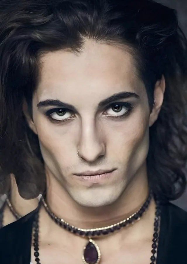 Damiano David: Kolyeli Portre metal tablo