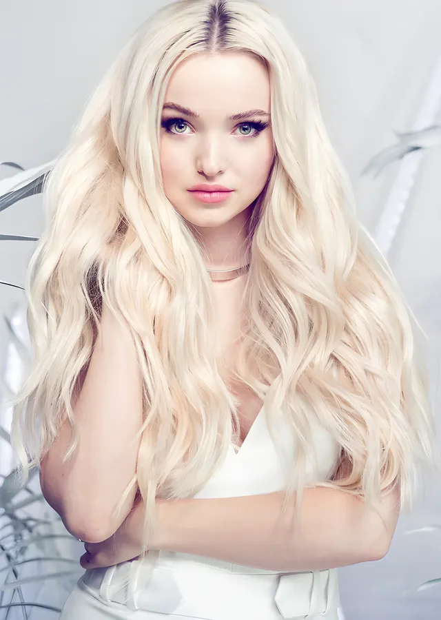 Dove Cameron - Beyaz Tonlar metal tablo