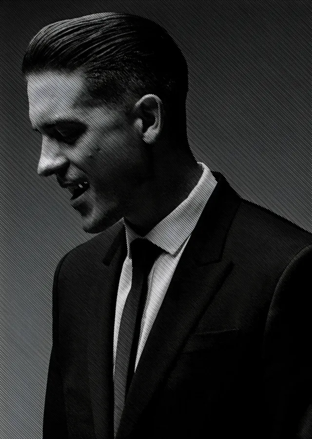 G-Eazy - Takım Elbiseli Portre metal tablo