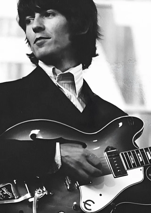 George Harrison - Gitarla Siyah Beyaz metal tablo