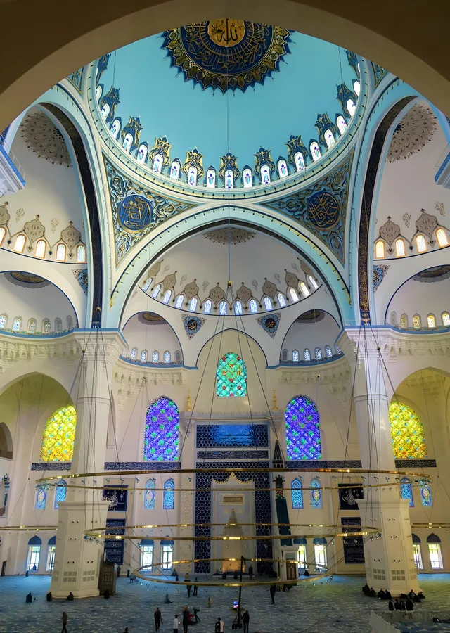 İstanbul'daki Bir Cami: Mimari Güzellik metal tablo