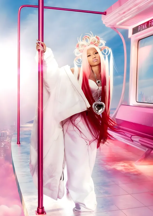 Nicki Minaj: Pink Friday 2 metal tablo
