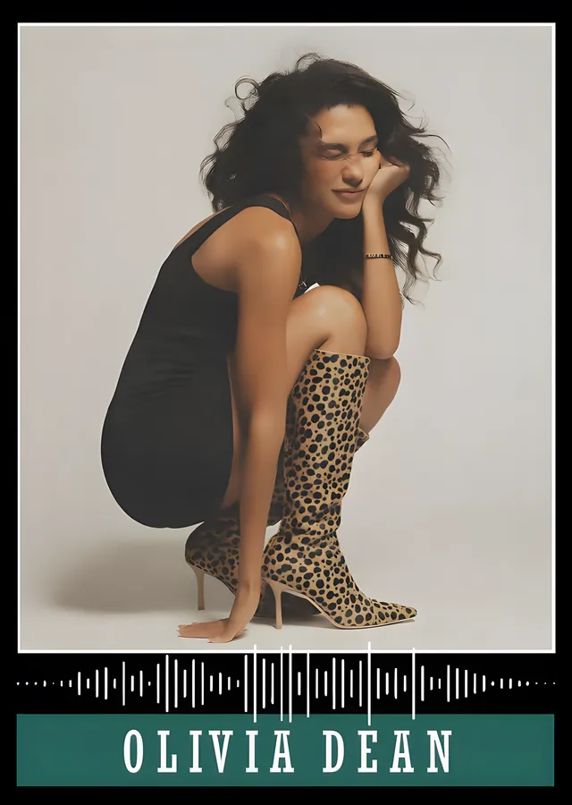 Olivia Dean - Leopar Çizmeler metal tablo