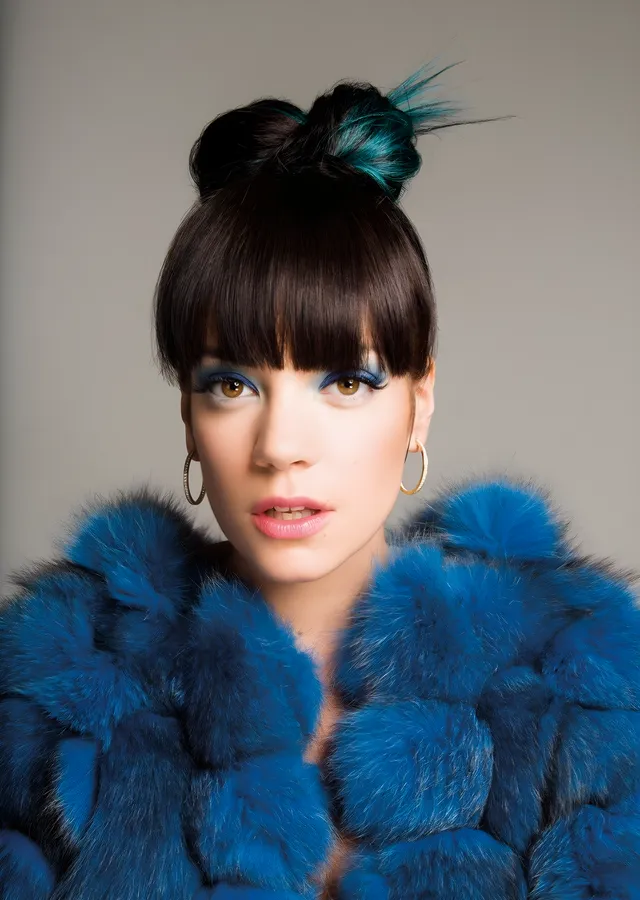 Lily Allen: Mavi Kürk metal tablo