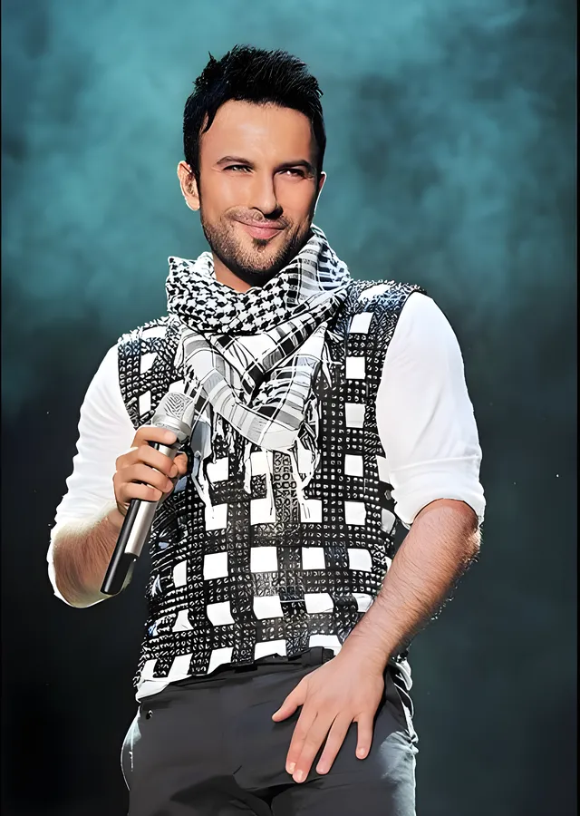 Tarkan Poşulu Sahne Portresi metal tablo
