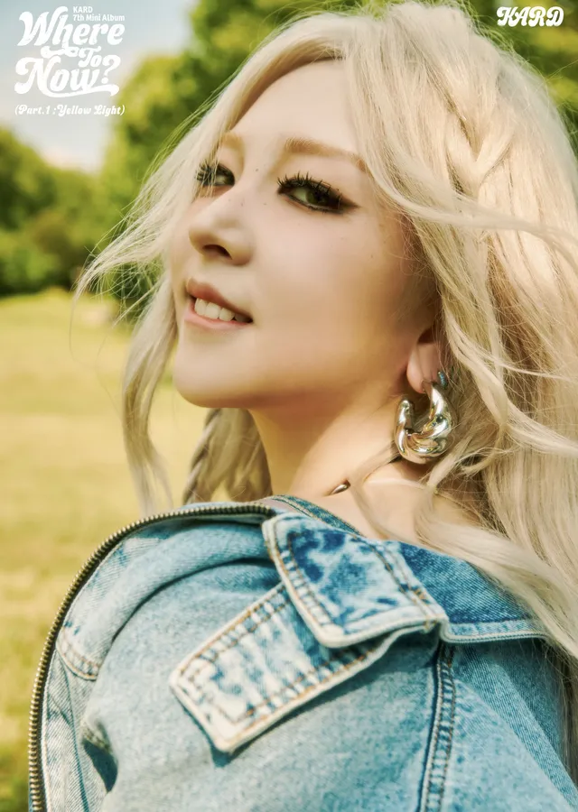 KARD · Jiwoo metal tablo