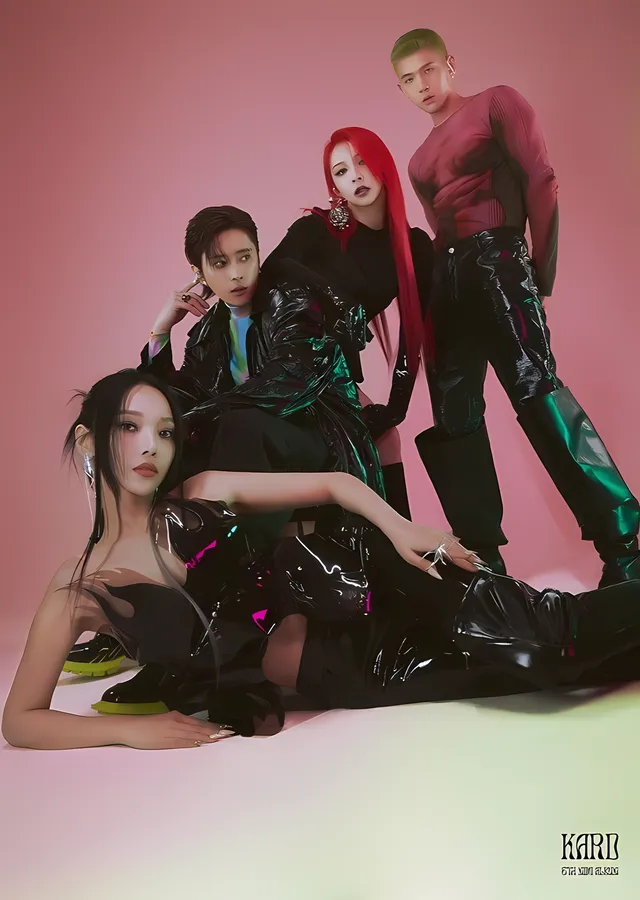KARD · Grup metal tablo