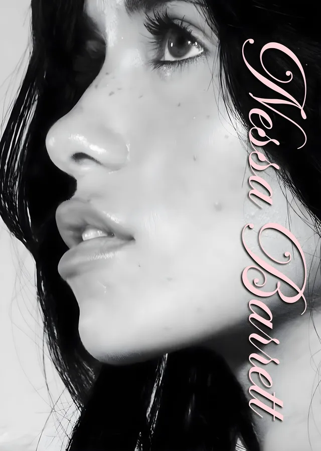 Nessa Barrett: Profil metal tablo