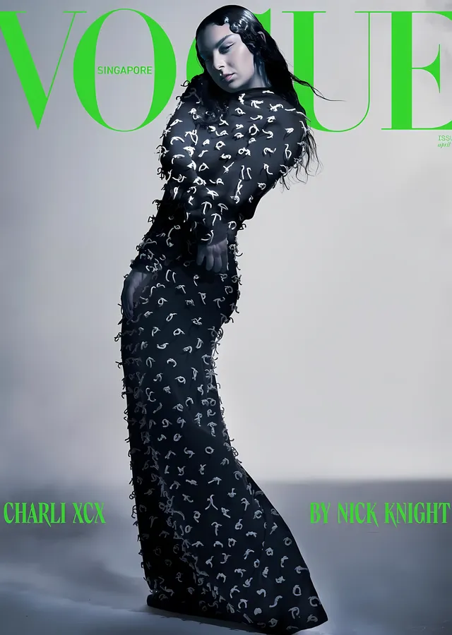 Vogue Singapore: Charli XCX metal tablo