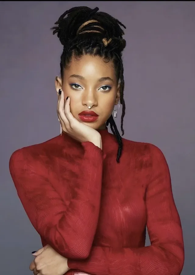 Willow Smith - Kırmızı Kazak Portresi metal tablo
