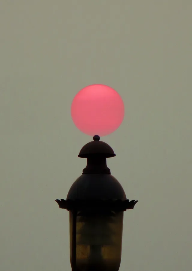 Soyut Sanat: Pembe Küre metal tablo